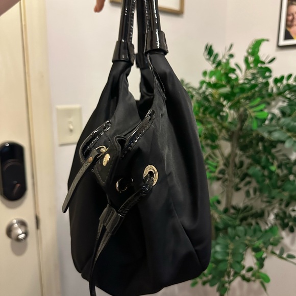 Kate Spade Black Shoulder Bag with Sleek Design - Picture 3 of 8